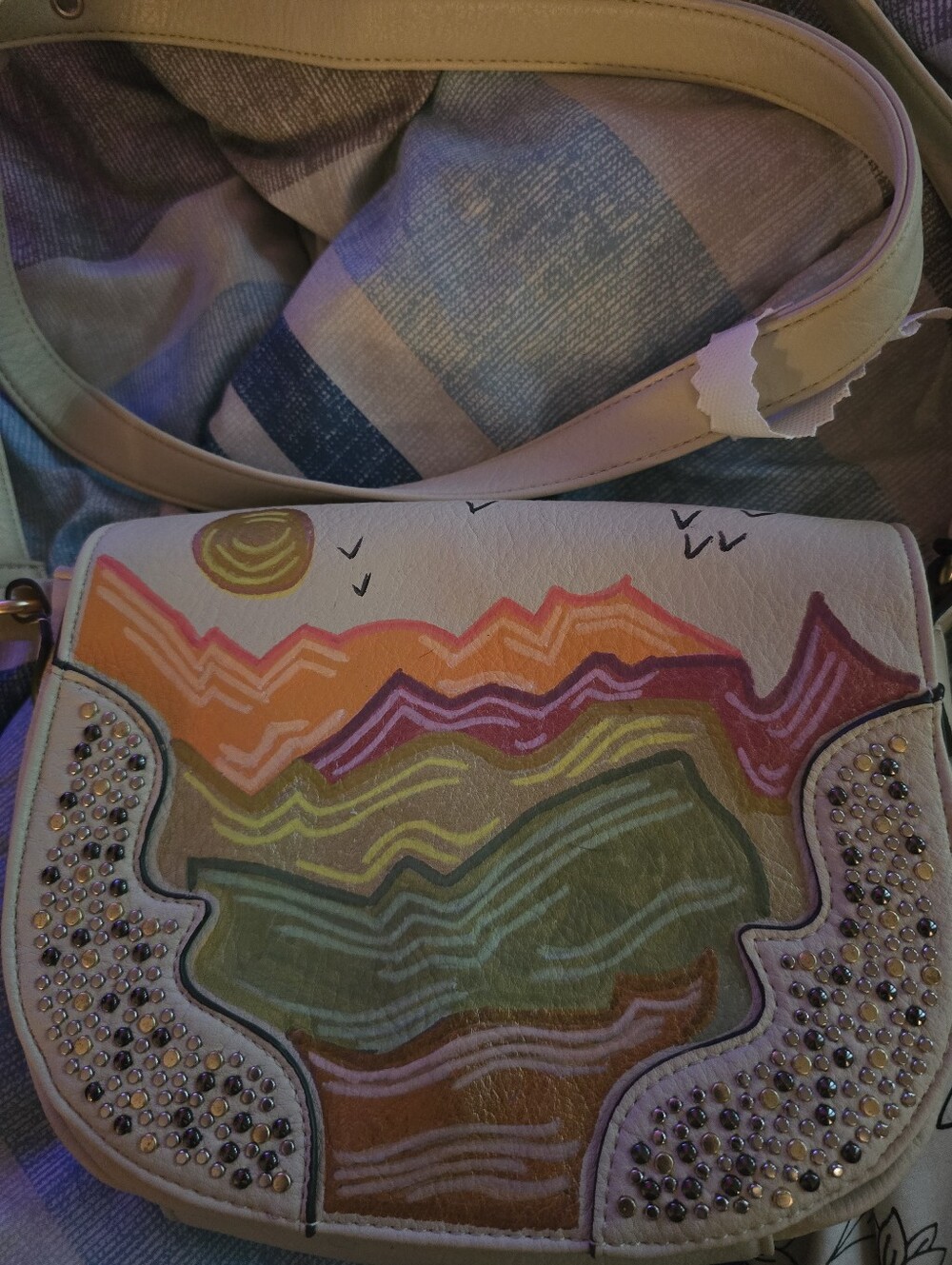 HANDCRAFTED Upcycled Crossbody Purse HANDPAINTED Desert Sunset Shoulder Bag - Picture 3 of 3